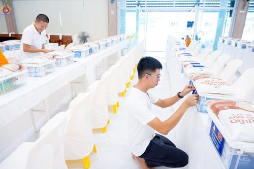 ภาพ No.245143:วันเสาร์ที่ 13 กันยายน พ.ศ. 2568 พิธีถวายสังฆทานแด่คณะสงฆ์ 323 วัด ปีที่ 21 ครั้งที่ 181 พิธีมอบกองทุนหนุนแรงใจช่วยครูใต้ ปีที่ 18 ครั้งทึ่ 144 และพิธีทำบุญอุทิศส่วนกุศลให้ผู้วายชนม์ ณ ศูนย์ปฏิบัติธรรมภาคใต้ จ.สงขลา