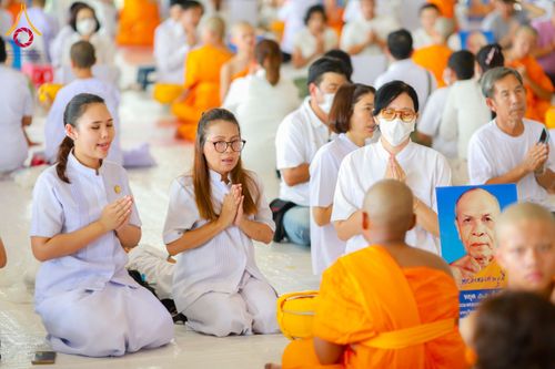 ภาพ No.134951:พิธีถวายบาตรแด่นาคธรรมทายาท ในโครงการบรรพชาสามเณรฟื้นฟูพระพุทธศาสนาทั่วไทย ณ สภาธรรมกายสากล วัดพระธรรมกาย จ.ปทุมธานี วันเสาร์ที่ 6 เมษายน พ.ศ. 2567