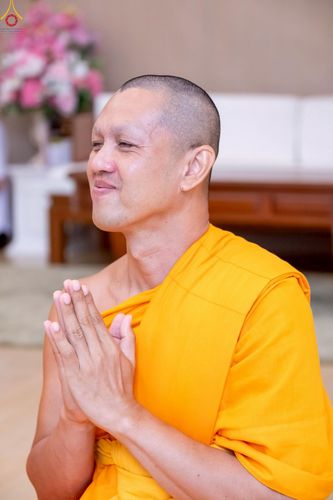 ภาพ No.246341:วันที่ 8 กันยายน พ.ศ. 2568 พระครูปลัดรัตนวีรวัฒน์ (รังสฤษดิ์ อิทฺธิจินฺตโก) เจ้าอาวาสวัดพระธรรมกาย เป็นประธานมอบพระบรมสารีริกธาตุ แก่ศูนย์ส่งเสริมศีลธรรมภายในประเทศ และวัดสาขาต่างประเทศ จำนวน 8 แห่ง