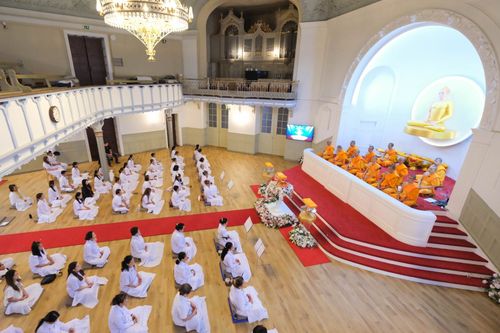 ภาพ No.92650:พิธีทอดกฐินวัดพระธรรมกายนอร์ธสวีเดน เพื่อปฏิสังขรณ์ ซ่อมแซมประตูและหน้าต่าง วันเสาร์ที่ 4 พฤศจิกายน พ.ศ. 2566 ณ เมือง แยฟเล่ ประเทศสวีเดน