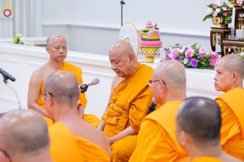 ภาพ No.144981:พิธีบรรพชา และอุปสมบท ธรรมทายาท โดยมี พระเดชพระคุณพระธรรมรัตนาภรณ์ เป็นพระอุปัชฌาย์ ยังความปลื้มปิติใจให้แก่ผู้ปกครอง และคณะญาติมิตร ณ วัดพระธรรมกายนิวเจอร์ซี  ประเทศสหรัฐอเมริกา