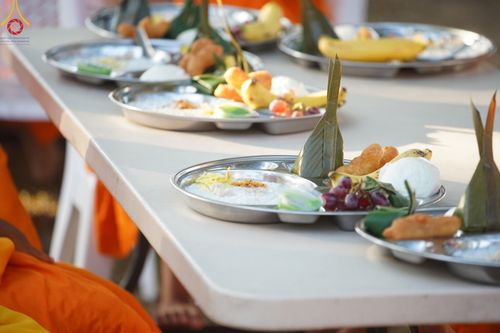 ภาพ No.61043:สามเณรออกบิณฑบาต และกิจกรรมอบรมสามเณร ในโครงการบรรพชาสามเณรฟื้นฟู พระพุทธศาสนาทั่วไทย ณ ศูนย์อบรมที่พักสงฆ์บ้านร่มเย็น จ.นราธิวาส วันที่ 2-15 เมษายน พ.ศ. 2567