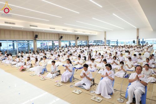 ภาพ No.128118:พิธีถวายภัตตาหารเป็นสังฆทาน แด่คณะพระธรรมยาตราฯ ในโครงการธรรมยาตราอัญเชิญพระบรมสารีริกธาตุ  ประดิษฐาน ณ มหารัตนเจดีย์สิริปทุมสวรรค์ อ.บางกล่ำ จ.สงขลา วันที่ 10 มีนาคม พ.ศ. 2567