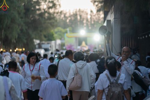 ภาพ No.198695:V.50 สารพัดV สารพัดดี ที่ธรรมยาตรา ในโครงการธรรมยาตรา กตัญญูบูชา มหาปูชนียาจารย์ พระมงคลเทพมุนี(สด จนฺทสโร) พระผู้ปราบมาร อนุสรณ์สถาน 7 แห่ง ปีที่ 13 ระหว่างวันที่ 2-31 มกราคม พ.ศ. 2568