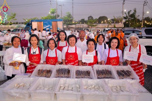 ภาพ No.112950:พิธีถวายภัตตาหารเป็นสังฆทาน แด่คณะพระธรรมยาตรา ปีที่ 12 วันที่ 16 มกราคม พ.ศ. 2567 ณ วัดโบสถ์(บน) บางคูเวียง จ.นนทบุรี