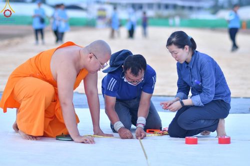 ภาพ No.128003:V.32 เต็มที่เพื่อบางกล่ำ การเตรียมงานของเจ้าหน้าที่หน่วยงานต่างๆ  เพื่องานธรรมยาตราอัญเชิญพระบรมสารีริกธาตุ ประดิษฐาน ณ ศูนย์ปฏิบัติธรรมภาคใต้ อ.บางกล่ำ จ.สงขลา ระหว่างวันที่ 9-10 มีนาคม พ.ศ. 2567