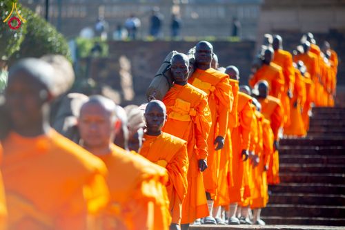 ภาพ No.232813:วันที่ 1 กรกฏาคม พ.ศ. 2568 Dhammayatra in South Africa 2025 ธรรมยาตราแอฟริกาใต้ — เส้นทางแห่งสติ สมาธิ และปัญญา ธรรมทายาทที่ได้อบรมโครงการบรรพชาอุปสมบทหมู่ครั้งที่ 2 ณ วัดพระธรรมกายโจฮันเนสเบิร์ก ประเทศแอฟริกาใต้