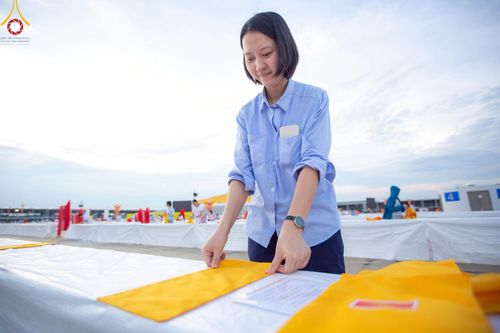 ภาพ No.218913:วันที่ 18-20 เมษายน พ.ศ. 2568 การเตรียมงานในลานธรรม , วิหารคด เพื่องานวันคุ้มครองโลก 22 เมษายน พศ. 2568