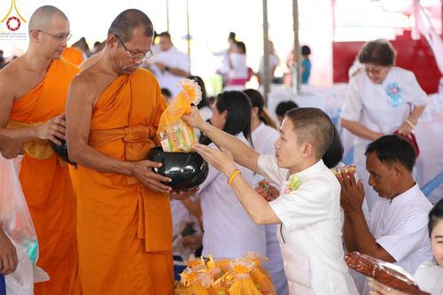 ภาพ No.91372:พิธีทอดผ้าป่ายกยอดดอกบัวสิริปทุมทิพย์  ประดิษฐาน ณ ปทุมเจดีย์  (เจดีย์พระพุทธเจ้า ๕ พระองค์) ณ ศูนย์อบรมเยาวชนจังหวัดปัตตานี 22 ตุลาคม พ.ศ.2566