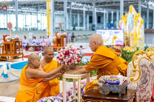 ภาพ No.85477:พิธีมุทิตาสักการะ พระราชาคณะ และพระครูสัญญาบัตร วันอาทิตย์ที่ 30 กรกฎาคม พ.ศ. 2566  ณ สภาธรรมกายสากล วัดพระธรรมกาย