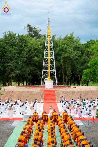 ภาพ No.261858:วันที่ 14 ตุลาคม พ.ศ. 2568 พิธีกลั่นแผ่นดิน โปรยทรายตอกเสาเข็มมหามงคลต้นแรก  สร้างองค์พระเจดีย์และจุดประทีปถวายเป็นพุทธบูชา ณ ศูนย์ปฏิบัติธรรมชัยนาท ต.ธรรมามูล อ.ชัยนาท จ.ชัยนาท