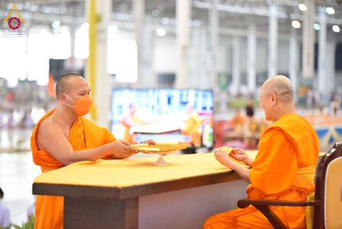 ภาพ No.127043:พิธีมอบใบประกาศเกียรติคุณองค์กรนานาชาติ และหน่วยงานที่ชักชวนคนร่วมโครงการนั่งสมาธิเพื่อสันติภาพโลกมากที่สุด วันอาทิตย์ที่ 1 มีนาคม พ.ศ. 2567 ณ สภาธรรมกายสากล วัดพระธรรมกาย