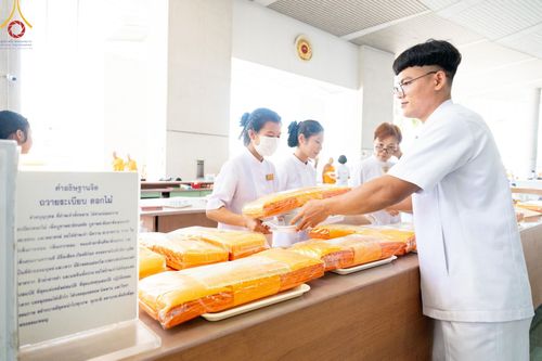 ภาพ No.143155:พิธีถวายภัตตาหารเพื่อเป็นกำลังแห่งการเข้าถึงธรรม ของพระภิกษุสามเณร วัดพระธรรมกาย วันเสาร์ที่ 6 กรกฏาคม พ.ศ. 2567 ณ หอฉันคุณยายอาจารย์ วัดพระธรรมกาย จ.ปทุมธานี