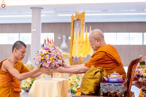 ภาพ No.241740:วันพุธที่ 27 สิงหาคม พ.ศ. 2568 พิธีมอบรางวัลเกียรติยศ แด่สามเณรที่สอบผ่าน โครงการสามเณรทรงปาฏิโมกข์ ปีที่ 3/2568 ณ ค่ายจองแชมป์ หมู่กฏิสามเณรเปรียญธรรม วัดพระธรรมกาย