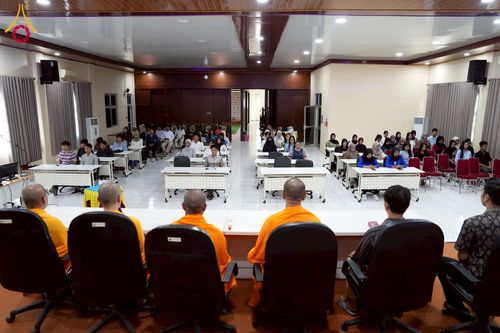 ภาพ No.227493:วันที่ 30 พฤษภาคม พ.ศ. 2568 สันติสุขจากสมาธิ แผ่ไพศาลในแดนอิเหนา : พระสงฆ์ไทยเยือนวิทยาลัยราเดนวิจายา อินโดนีเซีย