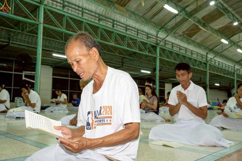 ภาพ No.235371:วันที่ 30-31 กรกฎาคม พ.ศ. 2568 วัดพระธรรมกาย มูลนิธิธรรมกาย ร่วมกับศูนย์ส่งเสริมศีลธรรมจังหวัดสุรินทร์ เปิดศูนย์พักพิงชั่วคราวเพื่อช่วยเหลือประชาชน ผู้อพยพจากเหตุปะทะกันตามแนวชายแดน ไทย-กัมพูชา ตั้งแต่วันที่ 24 กรกฎาคม พ.ศ.2568 เป็นต้นไป