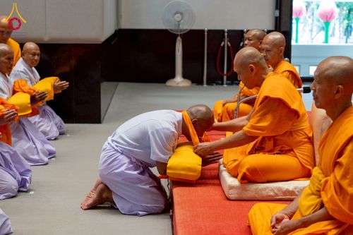 ภาพ No.244759:วันเสาร์ที่ 6 กันยายน พ.ศ. 2568 พิธีถวายบาตร บรรพชา อุปสมบทของนาคธรรมทายาท โครงการอุปสมบทหมู่บูชาธรรมครบรอบ 108 ปี  วันครูผู้ค้นพบวิชชาธรรมกาย ณ โบสถ์พระไตรปิฎก วัดพระธรรมกาย