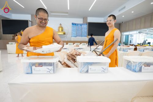 ภาพ No.212404:วันเสาร์ที่ 22 มีนาคม พ.ศ. 2568 พิธีถวายสังฆทานแด่คณะสงฆ์ 323 วัด ปีที่ 21 ครั้งที่ 175 พิธีมอบกองทุนหนุนแรงใจช่วยครูใต้ ปีที่ 18 ครั้งที่ 139 และพิธีทำบุญอุทิศส่วนกุศลให้ผู้วายชนม์ ณ ศูนย์ปฏิบัติธรรมภาคใต้ อำเภอบางกล่ำ จังหวัดสงขลา