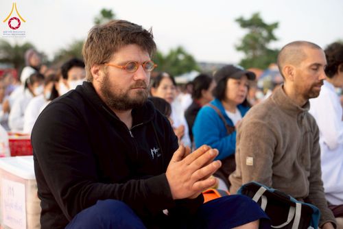 ภาพ No.276889:วันเสาร์ที่ 6 ธันวาคม พ.ศ. 2568 พิธีตักบาตรพระ 1,000 รูป อุทิศถวายพระราชกุศลสมเด็จพระนางเจ้าสิริกิติ์ พระบรมราชินีนาถ พระบรมราชชนนี พันปีหลวง และ ทำบุญเมืองลำปาง ครบรอบ 1,345 ปี ณ ลานพระบรมราชานุสาวรีย์สมเด็จพระนเรศวรมหาราชนครลำปาง อ.เกาะคา จ.ลำปาง