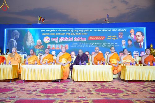 ภาพ No.212814:วันอาทิตย์ที่ 23 มีนาคม พ.ศ. 2568 ❖ คณะสงฆ์นานาชาติส่งมอบพระประธาน 108 องค์ ทั่วอินเดียรำลึกชาตกาล 134 ปี ดร.อัมเบดการ์