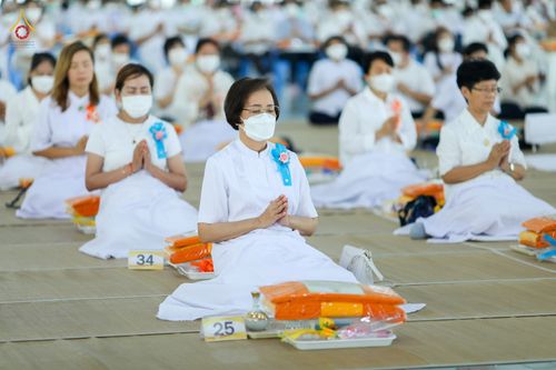 ภาพ No.81069:พิธีบุพเปตพลี ครั้งที่ 135 ร่วมอุทิศบุญแด่หมู่ญาติที่ล่วงลับไปแล้ว และสืบทอดอายุพระพุทธศาสนา วันศุกร์ที่ 19 พฤษภาคม พ.ศ. 2566 (วันพระ แรม 15 ค่ำ เดือน 6) ณ หอฉันคุณยายอาจารย์ วัดพระธรรมกาย