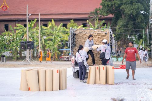 ภาพ No.112425:V.11 สามารถ การเตรียมงาน เก็บงาน การรับบุญของเจ้าหน้าที่หน่วยงานต่างๆ เพื่อโครงการธรรมยาตรา กตัญญูบูชา มหาปูชนียาจารย์ พระมงคลเทพมุนี (สด จนฺทสโร) พระผู้ปราบมาร อนุสรณ์สถาน 7 แห่ง ปีที่ 12 ระหว่างวันที่ 2 - 31 มกราคม พ.ศ.2567