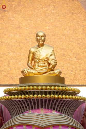 ภาพ No.107509:พิธีตักบาตรพระธรรมยาตราฯ ในโครงการธรรมยาตรากตัญญูบูชา มหาปูชนียาจารย์ พระมงคลเทพมุนี(สด จนฺทสโร) พระผู้ปราบมาร ปีที่ 12 ณ อนุสรณ์สถานมหาวิหารพระมงคลเทพมุนี อ.สองพี่น้อง จ.สุพรรณบุรี วันที่ 7 มกราคม พ.ศ. 2567