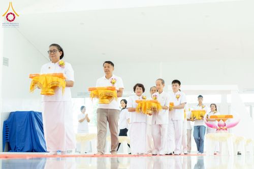 ภาพ No.238524:วันอาทิตย์ที่ 17 สิงหาคม พ.ศ. 2568 พิธีทอดผ้าป่าบำรุงศูนย์อบรมเยาวชนนครปฐม ครบรอบ 14 ปี และพิธีปลูกต้นไม้รอบสระเศรษฐี ณ ศูนย์อบรมเยาวชนนครปฐม