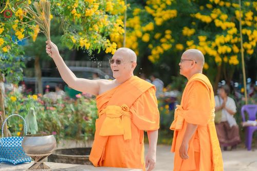 ภาพ No.179159:พิธีทอดกฐิน ณ วัดปราโมทย์อันธวัน อ.เมือง จ.นครพนม ในโครงการกฐินสามัคคีทั่วไทย 30,000 วัด บูชาธรรม 80 ปี หลวงพ่อธัมมชโย โดยคณะศิษยานุศิษย์วัดพระธรรมกาย วันที่ 23 ตุลาคม พ.ศ. 2567