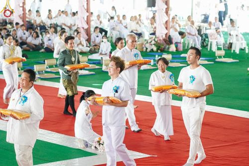 ภาพ No.172457:พิธีทอดกฐินเพื่อสร้าง "ลานเอนกประสงค์พญานาค 4 ตระกูล" วันที่ 15 พฤศจิกายน พ.ศ.2567 ณ พุทธอุทยานนานาชาติ อ.โพนพิสัย จ.หนองคาย