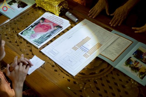 ภาพ No.220011:วันจันทร์ที่ 14 เมษายน พ.ศ. 2568 พระครูสิทธิรัตนวิเทศ ผู้ช่วยเจ้าอาวาสวัดพระธรรมกาย พร้อมด้วยผู้แทนมูลนิธิธรรมกาย และศิษยานุศิษย์หลวงพ่อธัมมชโย ออกเดินทางไปยังพื้นที่เมืองมัณฑะเลย์ สาธารณรัฐแห่งสหภาพเมียนมา โดยได้รับความเมตตาประสานงานเจ้าหน้าที่ภาครัฐจาก