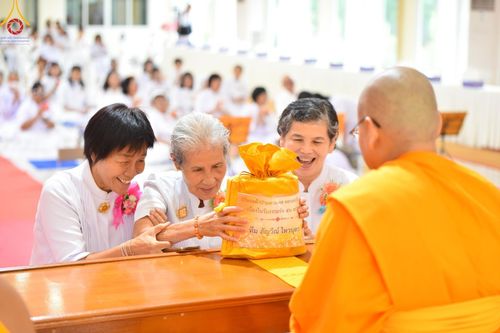 ภาพ No.149555:พิธีทอดผ้าป่ามหามงคล เพื่องานพระพุทธศาสนา , พิธีเจริญพระพุทธมนต์ และพิธีถวายสังฆทานแด่คณะสงฆ์ เนื่องในวันธรรมชัย 56 พรรษา น้อมบูชาธรรมหลวงพ่อธัมมชโย ณ ธรรมอุทยานบ้านแป้ง จ.สิงห์บุรี วันเสาร์ที่ 24 สิงหาคม พ.ศ. 2567