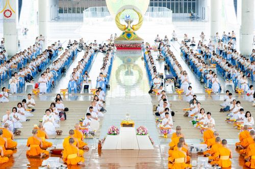 ภาพ No.174617:พิธีถวายภัตตาหารเมนูสวรรค์ เพื่อการบรรลุธรรม ณ หอฉันคุณยายอาจารย์ฯ วัดพระธรรมกาย วันที่ 23 พฤศจิกายน พ.ศ. 2567