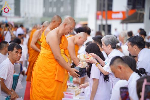 ภาพ No.173833:พิธีทอดกฐิน วัดภาวนาปีนัง ประเทศมาเลเซีย วันที่ 31 ตุลาคม พ.ศ. 2567