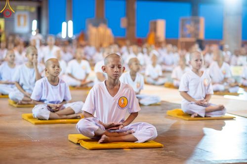 ภาพ No.214462:วันที่ 2 เมษายน พ.ศ.2568 นาคธรรมทายาท โครงการบรรพชาสามเณร ฟื้นฟูพระพุทธศาสนาทั่วไทย ปฎิบัติธรรม ณ วิหารคด 22 วัดพระธรรมกาย