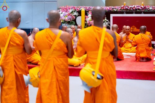 ภาพ No.217431:วันเสาร์ที่ 12 เมษายน พ.ศ. 2568 พิธีอุปสมบท ในโครงการอุปสมบทหมู่ บูชาธรรมหลวงพ่อธัมมชโย, โครงการธรรมทายาท ระดับอุดมศึกษา รุ่นที่ 52 ,  โครงการบวชพระนานาชาติ AEC & WAB CEO รุ่นที่ 4 ณ วัดพระธรรมกาย