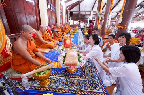 ภาพ No.253166:วันที่ 12 ตุลาคม พ.ศ. 2568 พิธีทอดกฐินสามัคคีทั่วไทย 30,000 วัด โดยคณะศิษยานุศิษย์ บูชาธรรม 81 ปี หลวงพ่อธัมมชโย ณ วัดโพธิ์  ต.โรงช้าง อ.มหาราช  จ.พระนครศรีอยุธยา