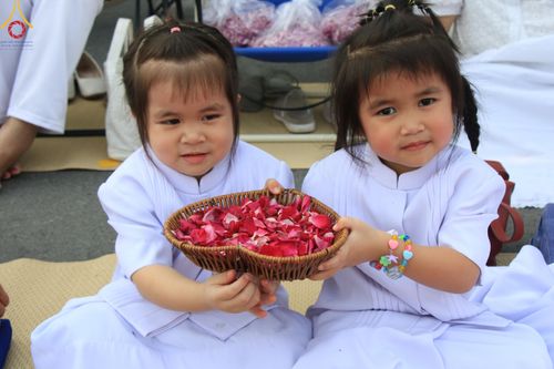 ภาพ No.119990:พิธีต้อนรับพระธรรมยาตรา ในโครงการธรรมยาตรา กตัญญูบูชา มหาปูชนียาจารย์ พระมงคลเทพมุนี(สด จนฺทสโร) พระผู้ปราบมาร อนุสรณ์สถาน 7 แห่ง ปีที่ 12 วันที่ 28 มกราคม พ.ศ. 2567 ณ วัดพระธรรมกาย จ.ปทุมธานี