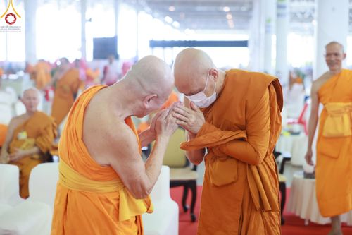 ภาพ No.59921:พิธีเจริญพระพุทธมนต์ "ฉลองอายุวัฒนมงคล 80 ปี หลวงพ่อธัมมชโย" พิธีถวายไทยธรรม คณะสงฆ์ 10,000 กว่าวัดทั่วประเทศ ในวันคุ้มครองโลก วันจันทร์ที่ 22 เมษายน พ.ศ. 2567 ณ สภาธรรมกายสากล วัดพระธรรมกาย จ.ปทุมธานี