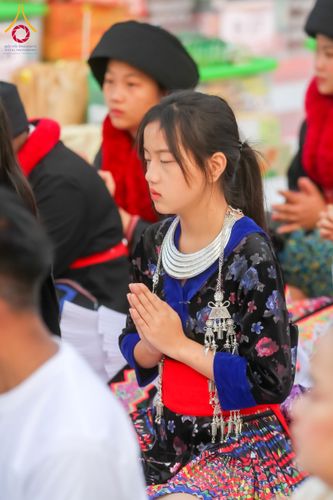 ภาพ No.208627:ตักบาตรพระ 1,743 รูป ครบรอบ 743 ปี นครน่าน ถวายเป็นพุทธบูชา น้อมบุญกุศลอุทิศให้บรรพบุรุษ วันอาทิตย์ ที่ 16 กุมภาพันธ์ พ.ศ. 2568 ณ ถนนคนเดินข่วงเมืองน่าน ต.ในเวียง อ.เมือง จ.น่าน