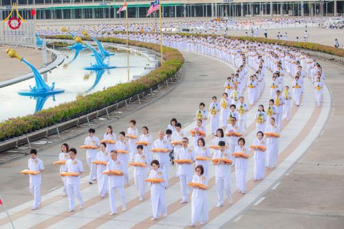 ภาพ No.144061:พิธีบรรพชาอุปสมบทหมู่ พระธรรมทายาทนานาชาติ(ภาษาจีน) รุ่น 19 ณ วัดพระธรรมกาย จ.ปทุมธานี วันเสาร์ที่ 13 กรกฎาคม พ.ศ. 2567
