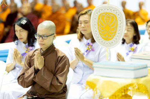 ภาพ No.236034:วันที่ 3 สิงหาคม พ.ศ. 2568 พิธีบูชาข้าวพระ ณ สภาธรรมกายสากล วัดพระธรรมกาย