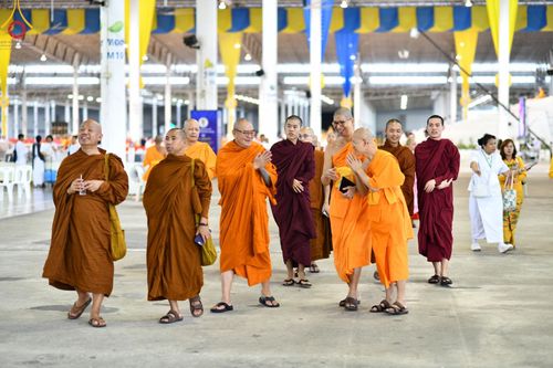 ภาพ No.146755:การต้อนรับพระสังฆาธิการ 2,000 กว่าวัดทั่วประเทศ และพิธีบูชาข้าวพระ เนื่องในวันสมาธิโลก วันอาทิตย์ที่ 4 สิงหาคม พ.ศ. 2567 ณ สภาธรรมกายสากล วัดพระธรรมกาย