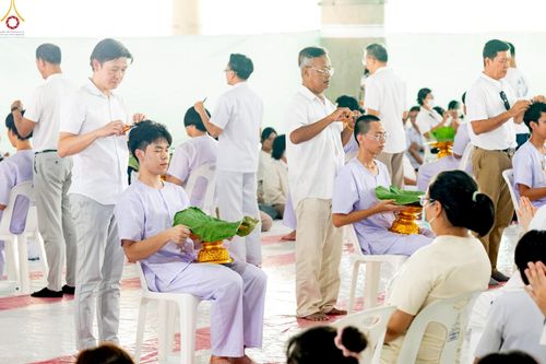 ภาพ No.228490:วันเสาร์ที่ 7 มิถุนายน พ.ศ. 2568 พิธีปลงผมโครงการอุปสมบทหมู่ธรรมทายาท ระดับอุดมศึกษา รุ่นที่ 52 ภาคฤดูฝน ณ วิหารคด 9 วัดพระธรรมกาย