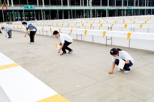 ภาพ No.218391:วันที่ 14-15 เมษายน พ.ศ. 2568 การเตรียมงานเครื่องเสียง , การเตรียมงานติดผ้ารับประเคน , การเตรียมงานเครื่องนอนพระสังฆาธิการ , การเตรียมงานจุดนั่งสาธุชน , การเตรียมงานถุงน้ำถ่วงน้ำหนักโต๊ะ , การเตรียมงานภาชนะฉันภัตตาหาร เพื่องานวันคุ้มครองโลก 22 เมษายน พ.ศ