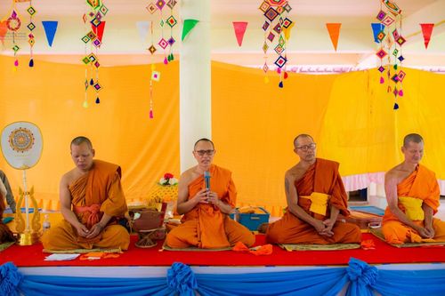 ภาพ No.167272:พิธีทอดกฐิน ณ วัดจำปาทอง อ.บ้านเขว้า จ.ชัยภูมิ ในโครงการกฐินสามัคคีทั่วไทย 30,000 วัด บูชาธรรม 80 ปี หลวงพ่อธัมมชโย โดยคณะศิษยานุศิษย์วัดพระธรรมกาย วันที่ 24 ตุลาคม พ.ศ. 2567