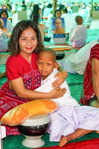 ภาพ No.63011:Photo Story  มหัศจรรย์วัดดงดินแดง Episode 2 โครงการบรรพชาอุปสมบทหมู่ ฟื้นฟูพระพุทธศาสนาทั่วไทย ณ วัดดงดินแดง อ.อมก๋อย จ.เชียงใหม่ วันที่ 3 เมษายน พ.ศ. 2567