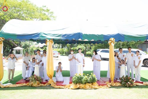 ภาพ No.86058:งานบุญครบรอบ 12 ปี ณ ศูนย์อบรมเยาวชนนครปฐม วันเสาร์ ที่ 19 สิงหาคม พ.ศ. 2566 พิธีทอดผ้าป่าบำรุงศูนย์ และพิธีเจริญพระพุทธมนต์ ฉลองหอฉันคุณยายฯ ประธานสงฆ์  พระมหาคมสัน  ธมฺมาสนฺโน ประธานบุญพิธี กัลฯสุนทรินทร์  จันทนา และคณะเจ้าภาพจังหวัดนครปฐม