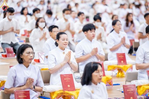 ภาพ No.138810:พิธีถวายกองทุนสนับสนุน การสร้างพระไตรปิฎกฉบับธรรมชัย และอนุรักษ์คัมภีร์ใบลาน น้อมบูชาธรรมหลวงพ่อธัมมชโย 80 ปี ณ ห้องแก้วสารพัดนึก 2 วัดพระธรรมกาย วันเสาร์ที่ 1 มิถุนายน พศ. 2567