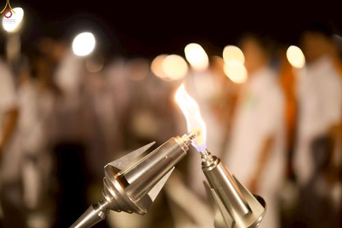 ภาพ No.253643:วันที่ 10 ตุลาคม พ.ศ. 2568 พิธีจุดประทีปบูชาพระผู้ปราบมาร, พิธีจุดประทีปบนพระมหาธรรมกายเจดีย์  20,000 ดวง เนื่องในวันคล้ายวันเกิดครบรอบ 141 ปี พระมงคลเทพมุนี (สด จนฺทสโร)